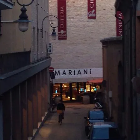 Vicolo Gabbiani * رافيننا